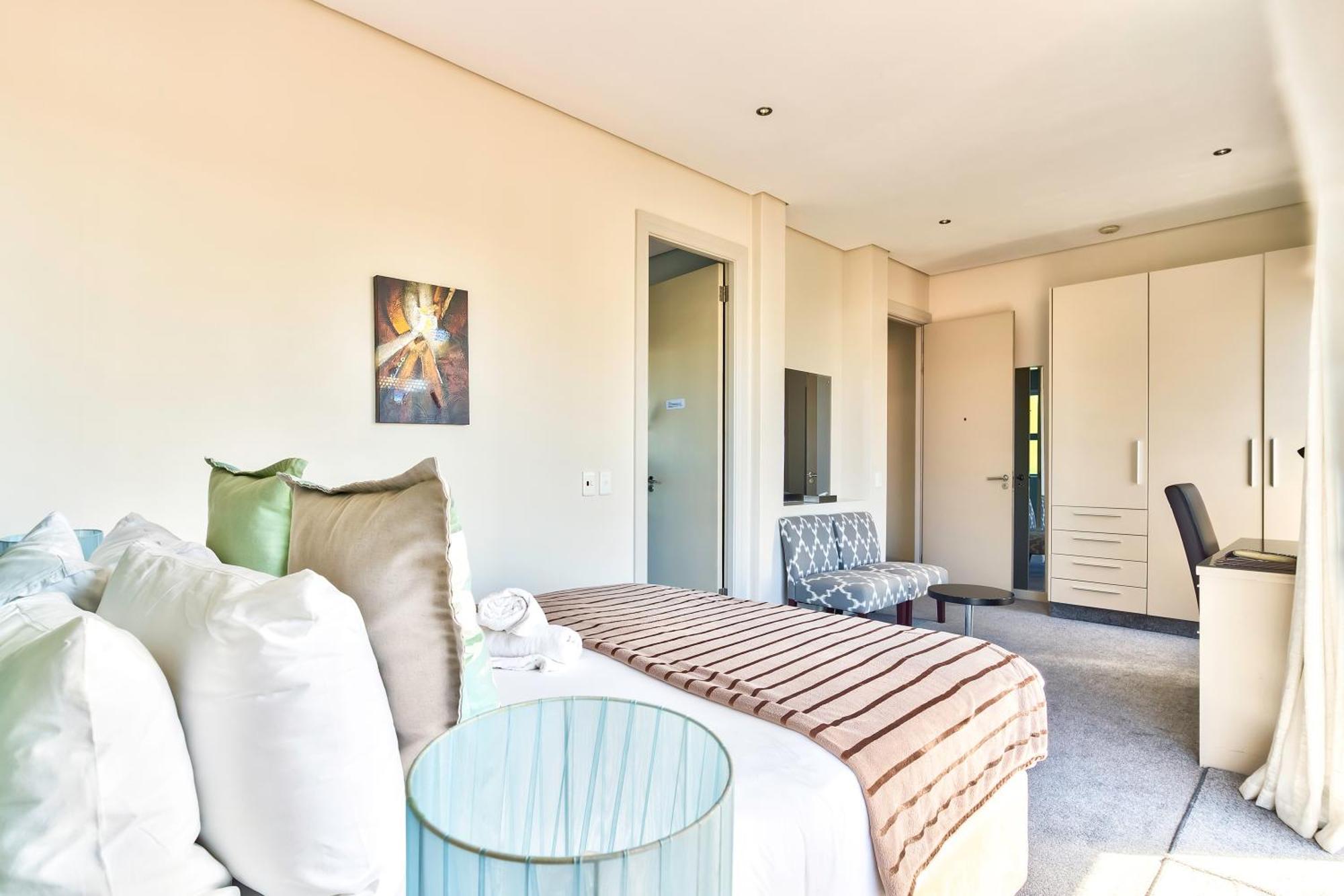 The One 8 Hotel In Green Point - Solar Power Cape Town Exterior photo